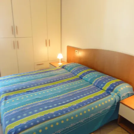Apartment Albanella - *